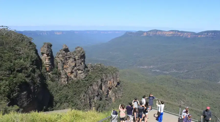 Explore the Spectacular Scenery: Your Essential Blue Mountains Visitor Guide