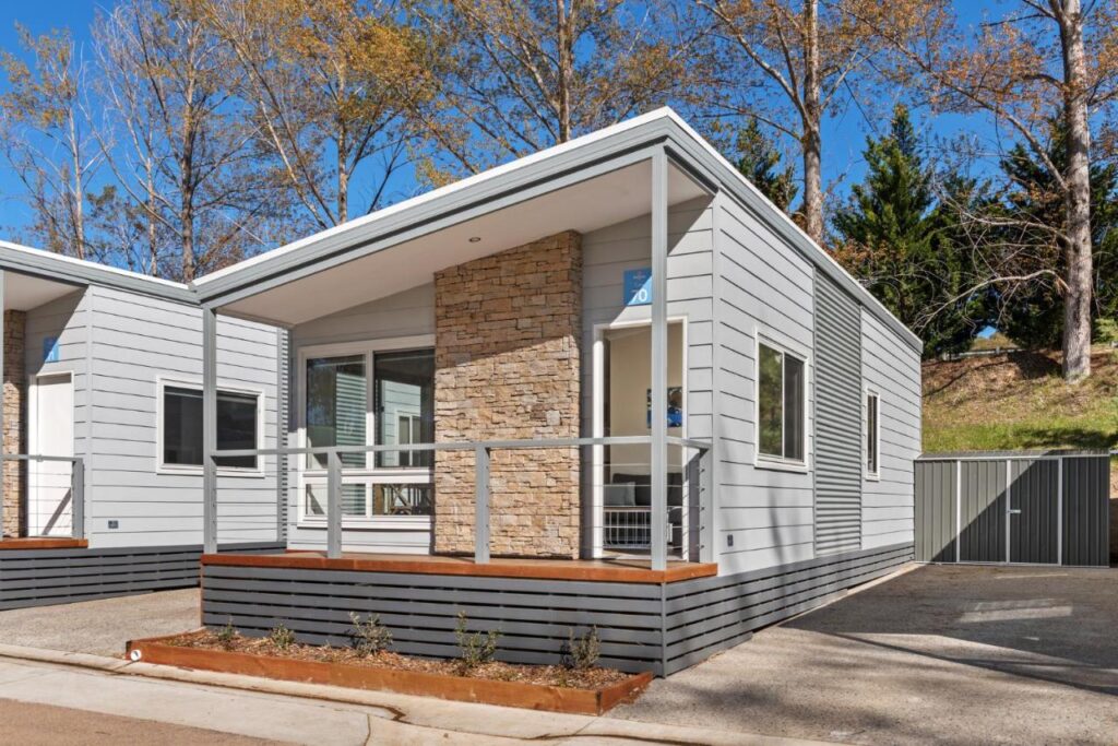 One of the many available cabins with a deck at Discovery Parks Jindabyne 