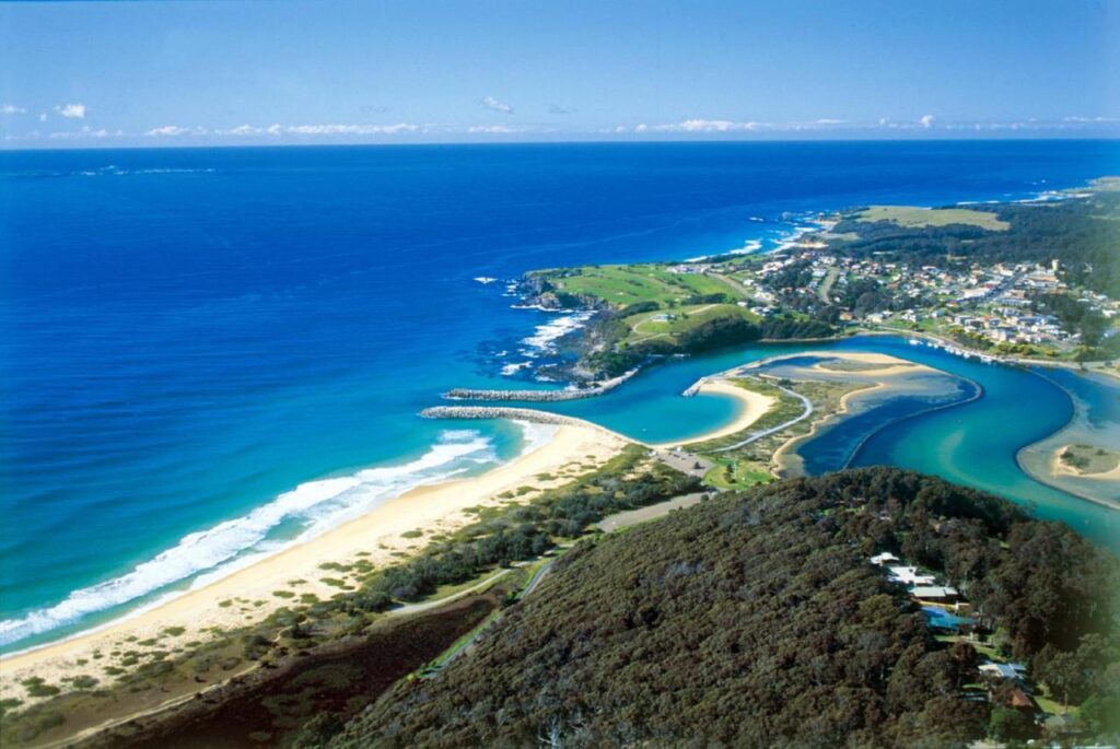 A birds eye view of the local area around Narooma Motel.