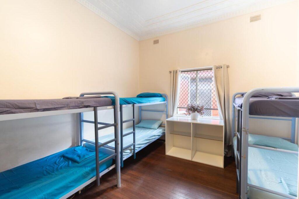 Spacious dormitories for an easy stay at myOZexp Aberdeen Lodge